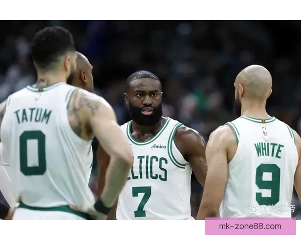 布朗赛季第33次砍三十分追平皮尔斯纪录坦言面对雷霆渴望全力取胜