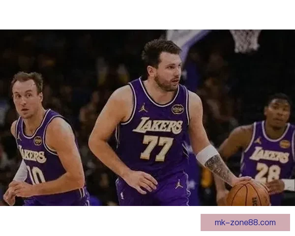 东契奇爆砍43分创纪录詹姆斯准三双湖人力克步行者西卡被驱逐引争议